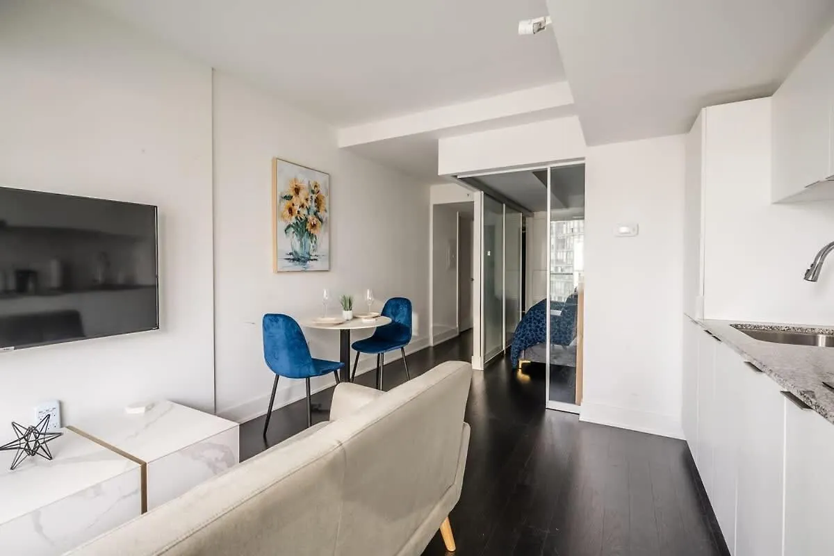 Luxury 1Bdr Condo In Downtown Toronto