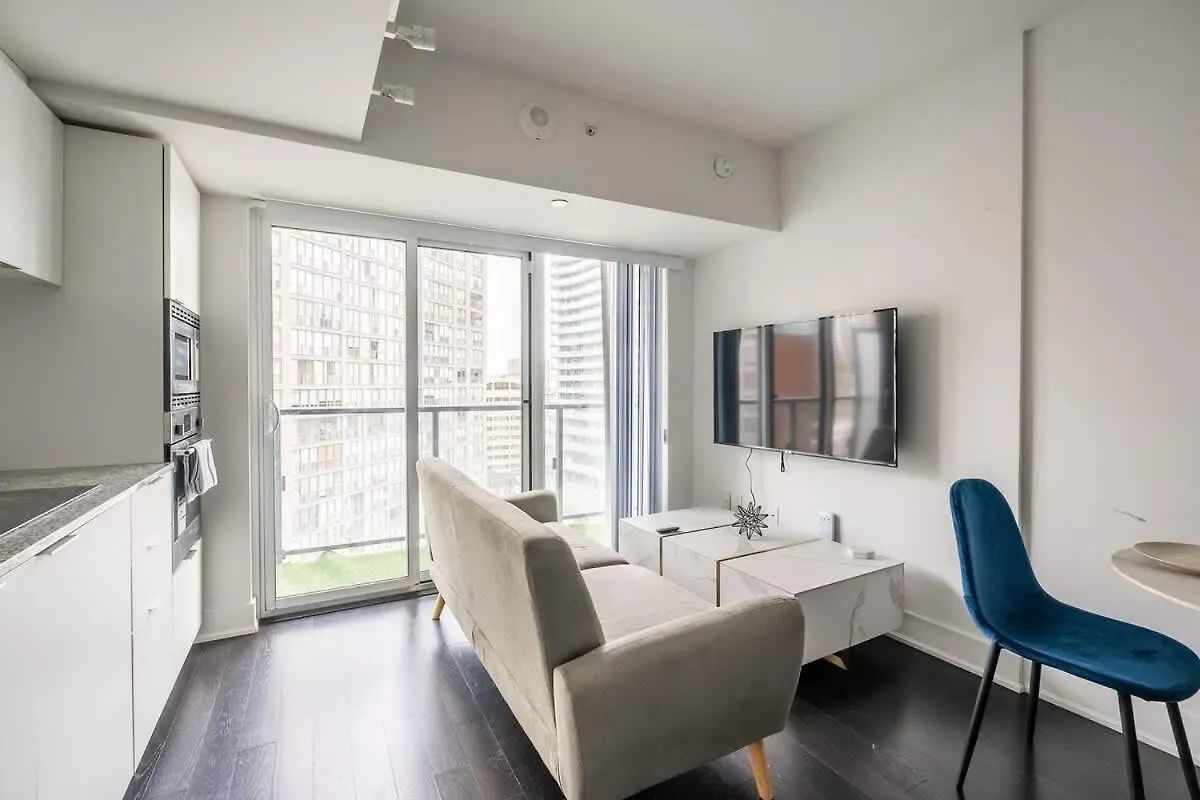 Luxury 1Bdr Condo In Downtown Toronto 0*,  Canada