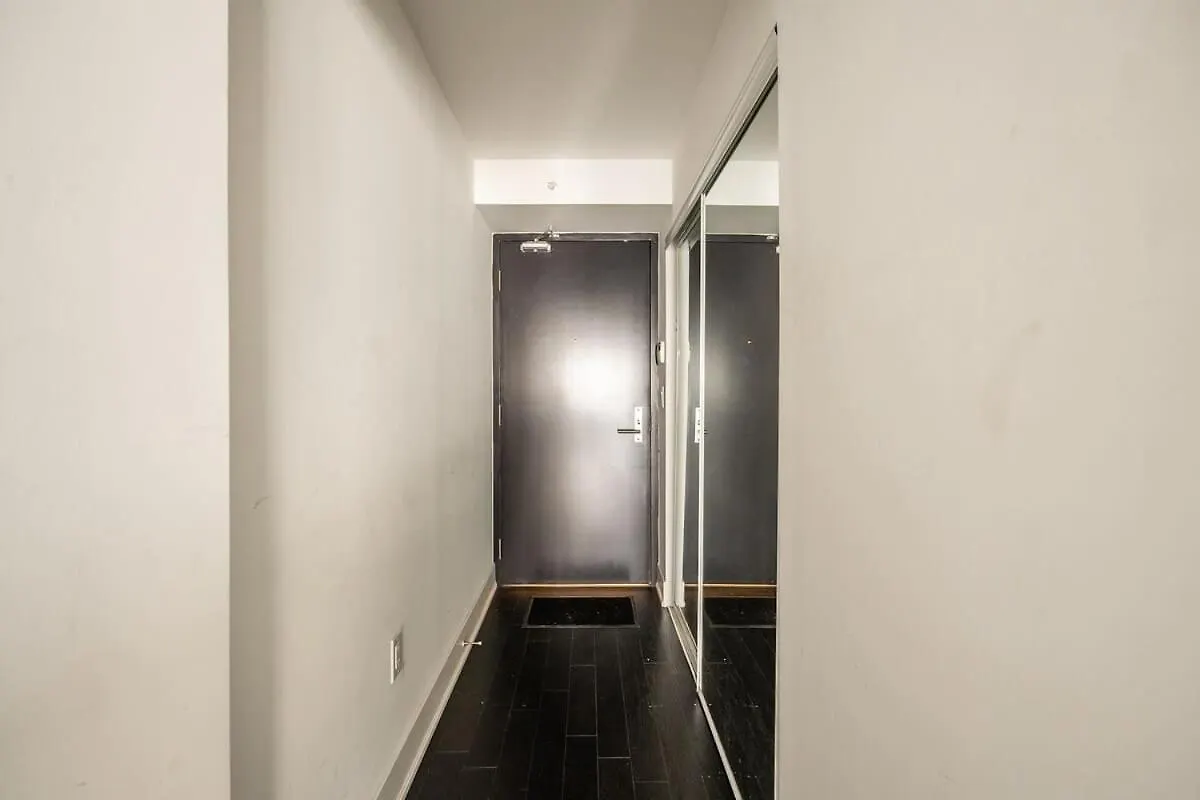 Luxury 1Bdr Condo In Downtown Toronto
