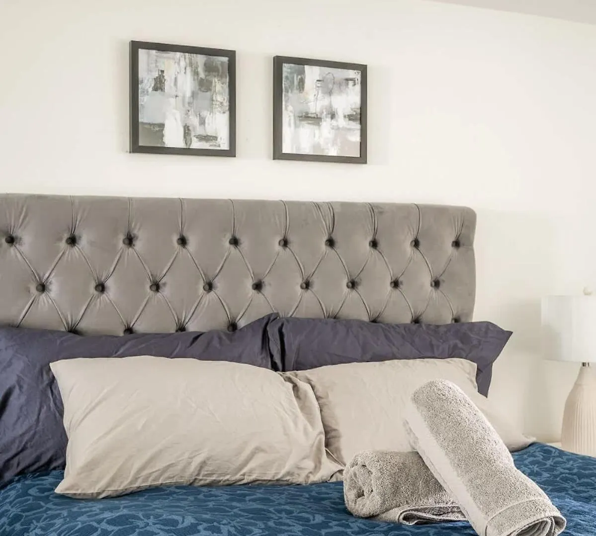Luxury 1Bdr Condo In Downtown Toronto